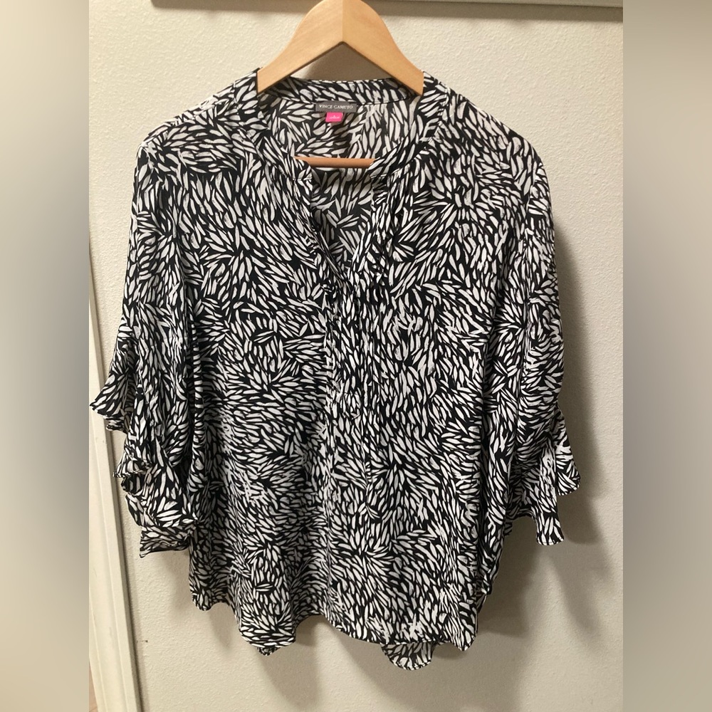 Vince Camuto patterned blouse